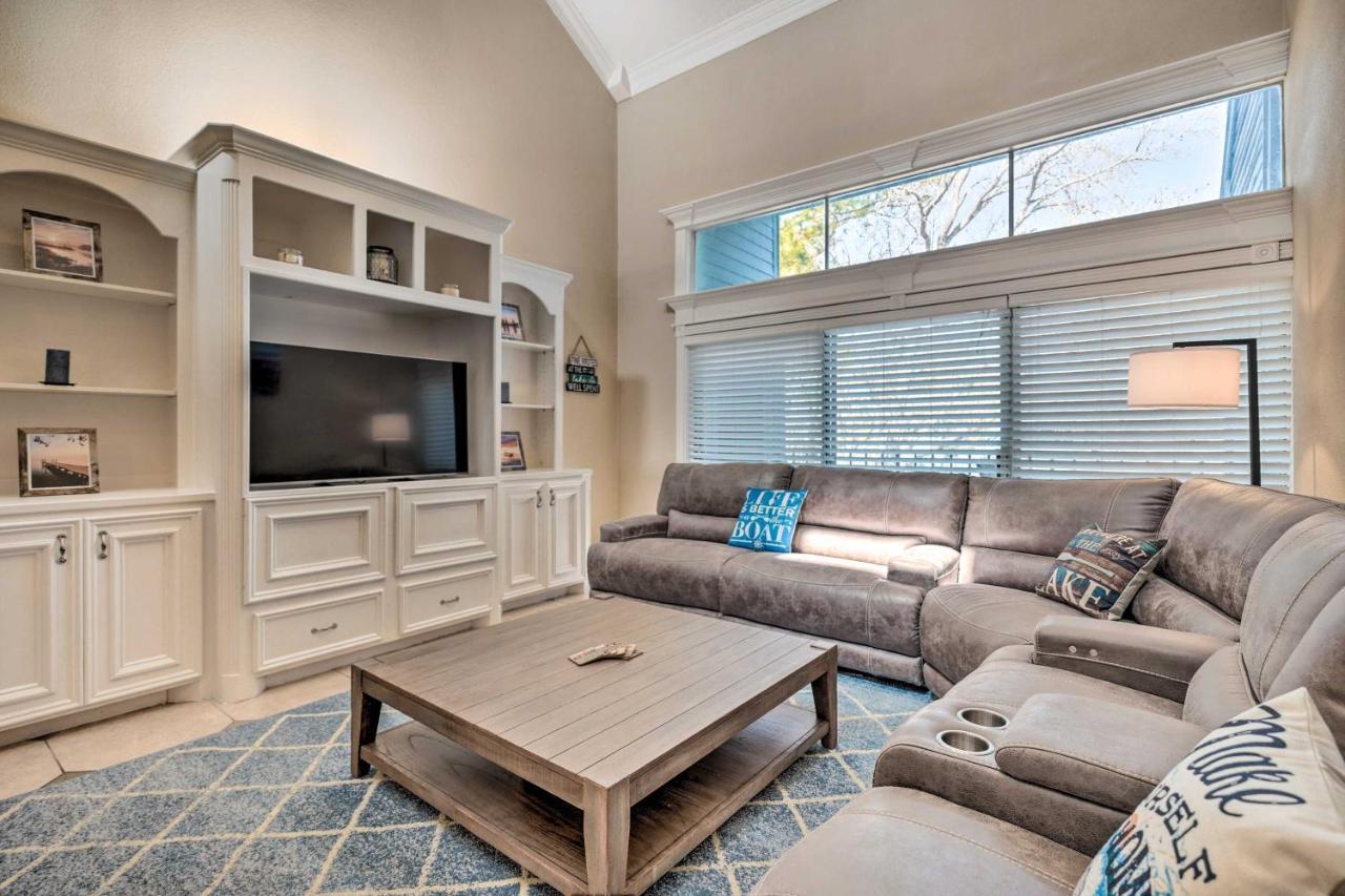 Idyllic Montgomery Condo With Pool And Lake View! Esterno foto