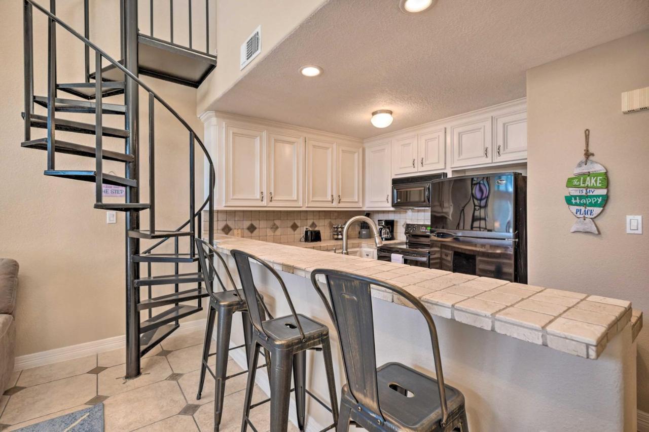Idyllic Montgomery Condo With Pool And Lake View! Esterno foto
