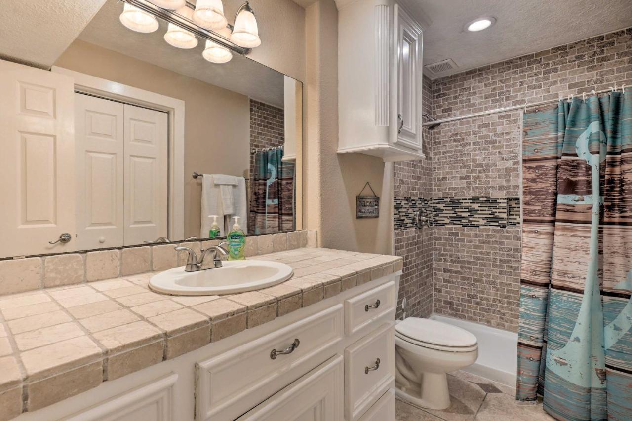 Idyllic Montgomery Condo With Pool And Lake View! Esterno foto