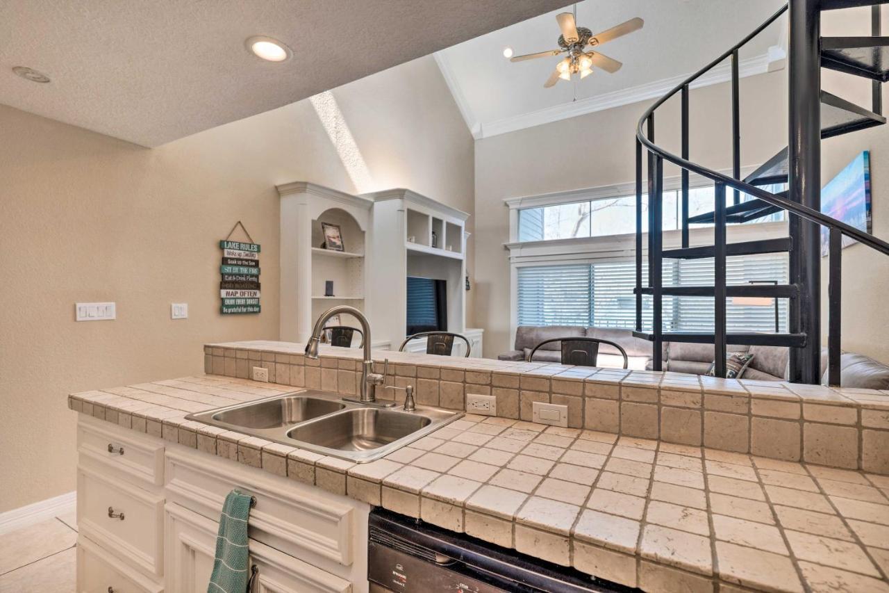Idyllic Montgomery Condo With Pool And Lake View! Esterno foto